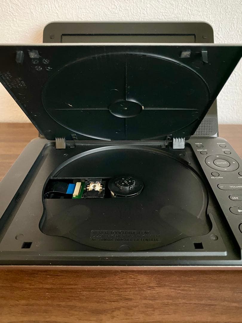 【中古】SONY ポータブルDVDプレーヤーDVP-FX780 7V型 ゴールド
