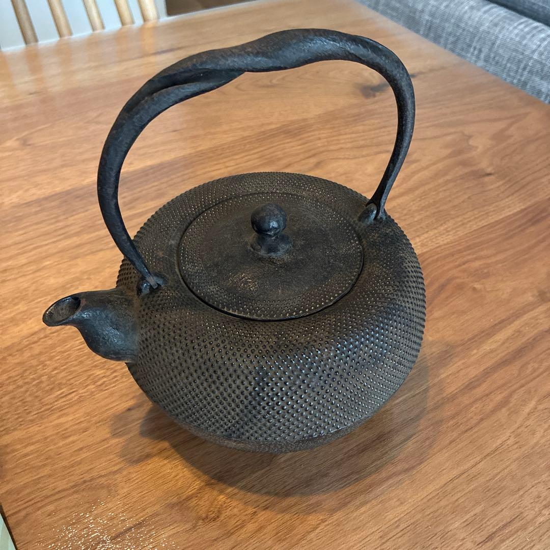 【未使用】南部鉄器　鉄瓶　優良合格証あり　外箱あり　古道具　東興薬品記念鉄瓶