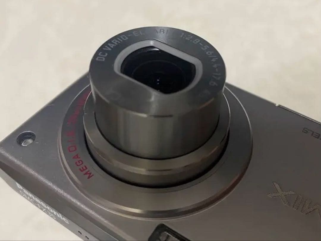 Panasonic（パナソニック）LUMIX DMC-FX35 シルバー