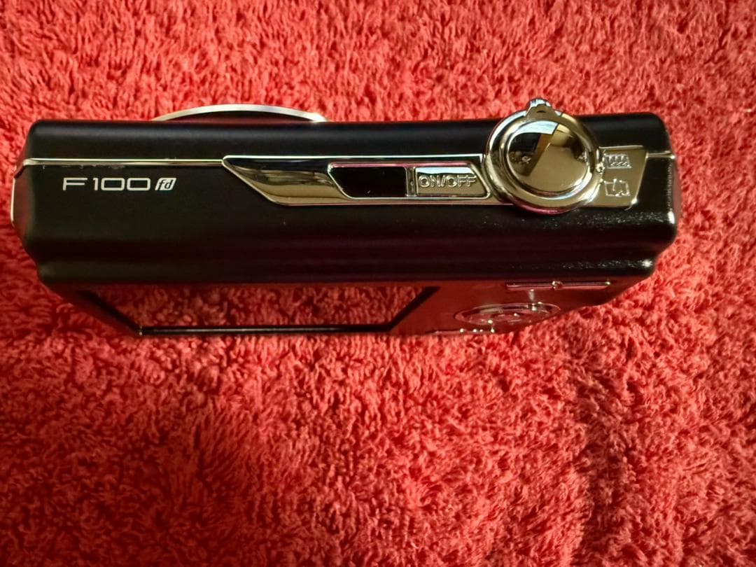 FUJIFILM FINEPIX F100FD 1200万画素 コンパクトカメラ