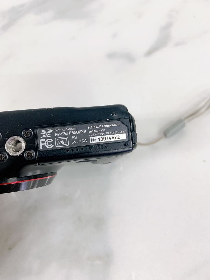 ＋FUJIFILM FinePix F550EXR ブラック　デジタルカメラ