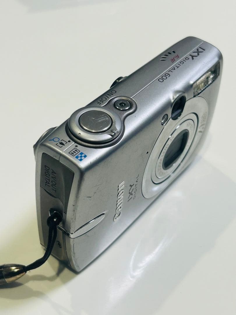 Canon IXY DIGITAL 600 シルバー