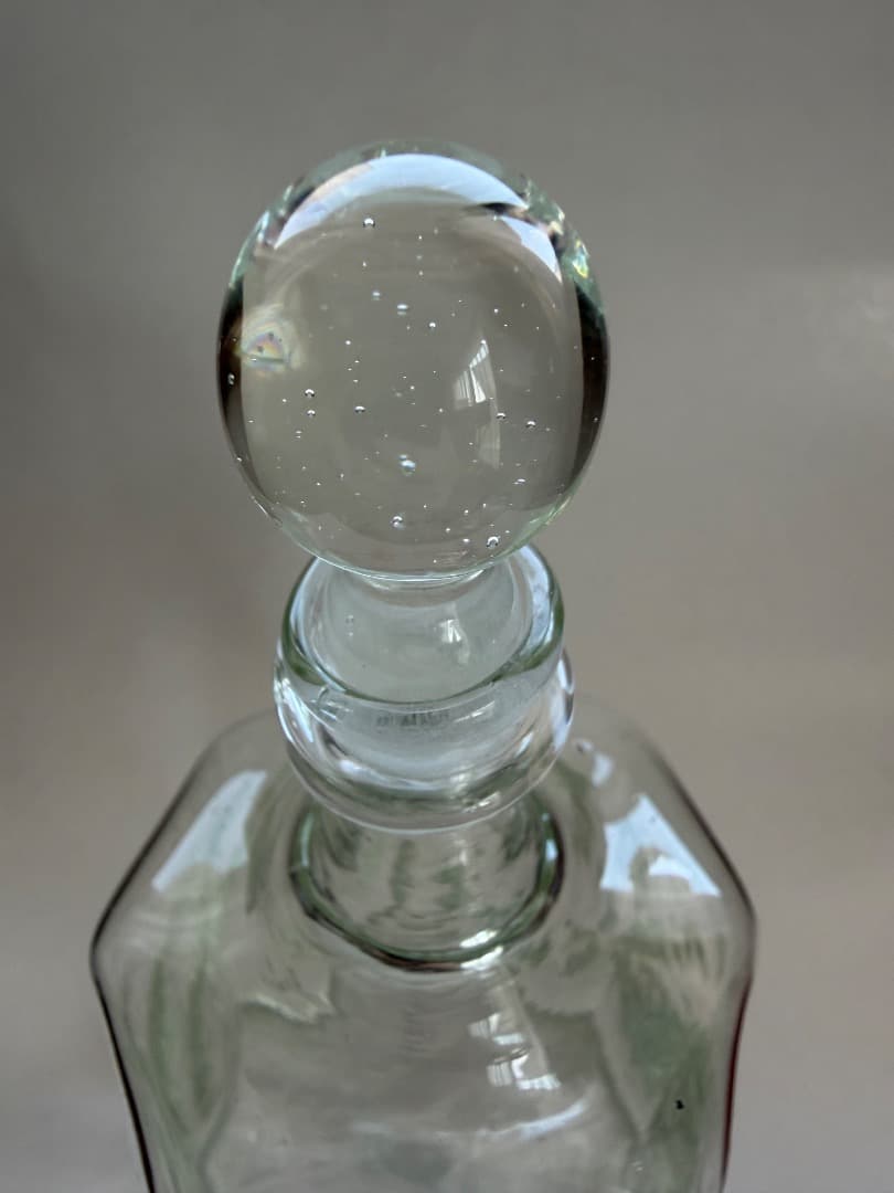 小谷眞三　倉敷ガラス　八角瓶　白