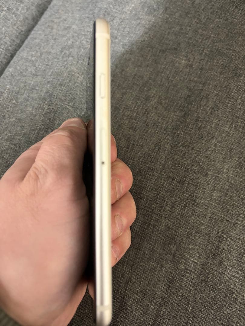 Apple iPhone 第3世代スターライト本体