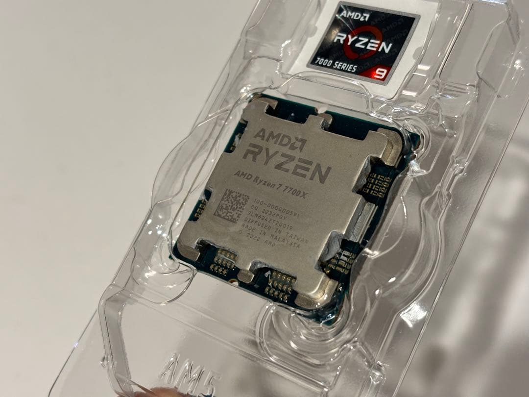 AMD Ryzen 7 7700X 4.5GHz 8コア / 16スレッド