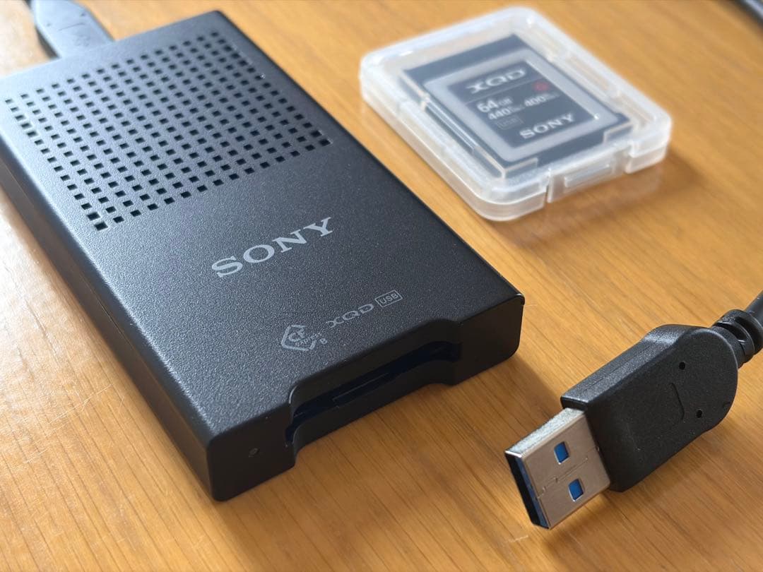 ソニーXQDカードリーダーMRW-G1と64GBカードセット