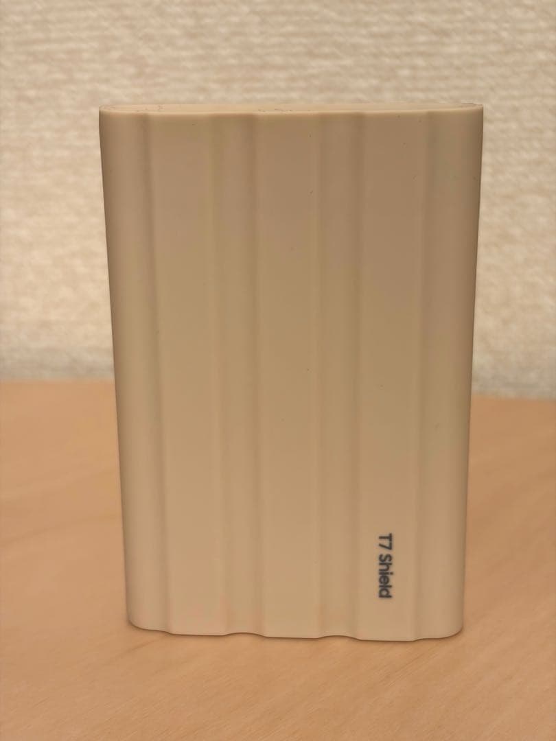 Samsung T7 Shield 2TB SSD アイボリー
