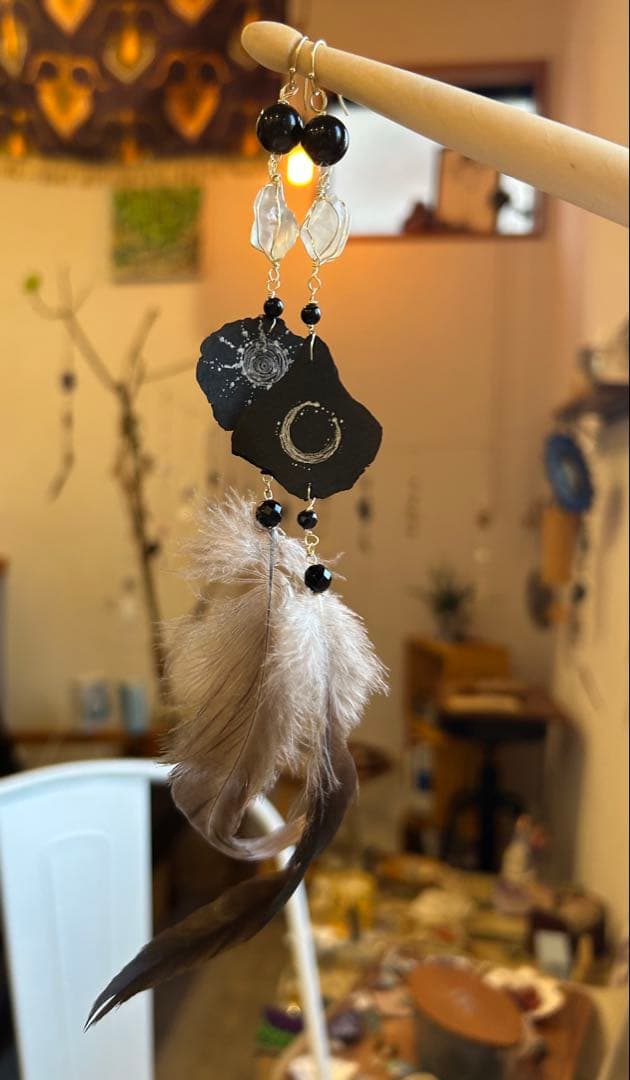 Bohemian Talisman ♦︎ 羽根ピアス