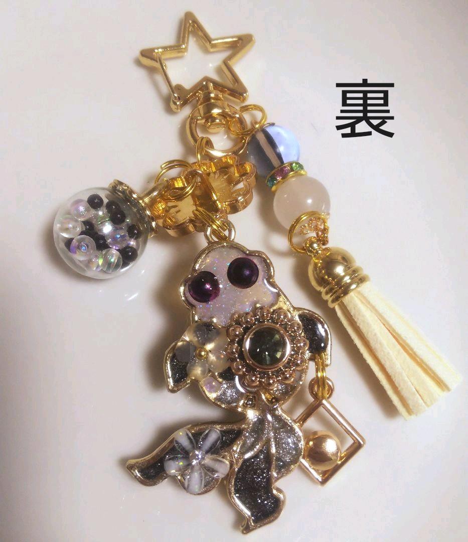 ハンドメイド  キーホルダー  レジン  金魚  黒  ステンドグラス風