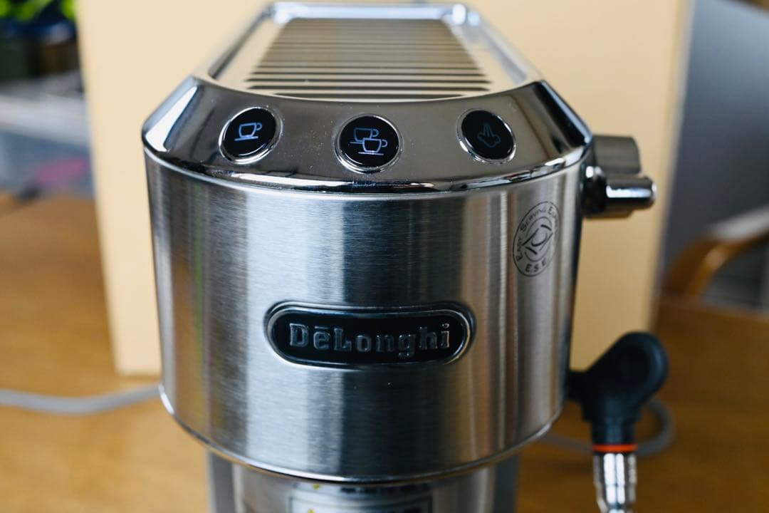 DeLonghi エスプレッソマシン デディカ