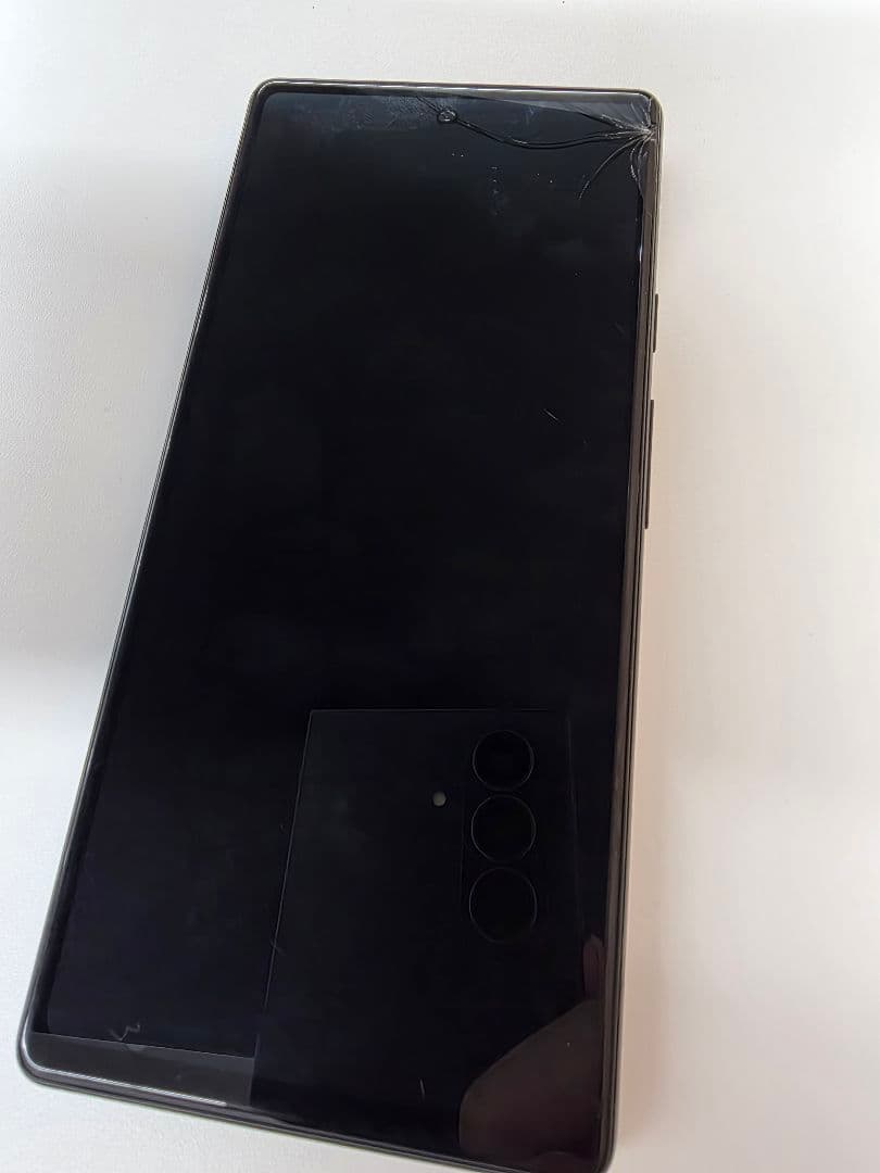 Google Pixel 6a 本体 ホワイト ひび割れあり