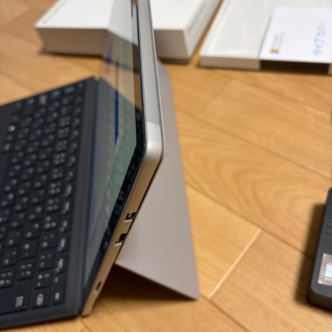 【極美品】Surface Pro6 RAM 8GB 128GB SSD 正規品