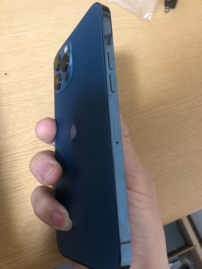 IPhone 12 promax ごみ