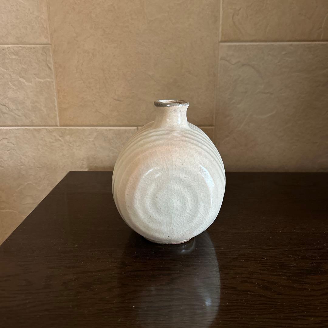 白色 陶器 ボトル型 萩焼き 花器