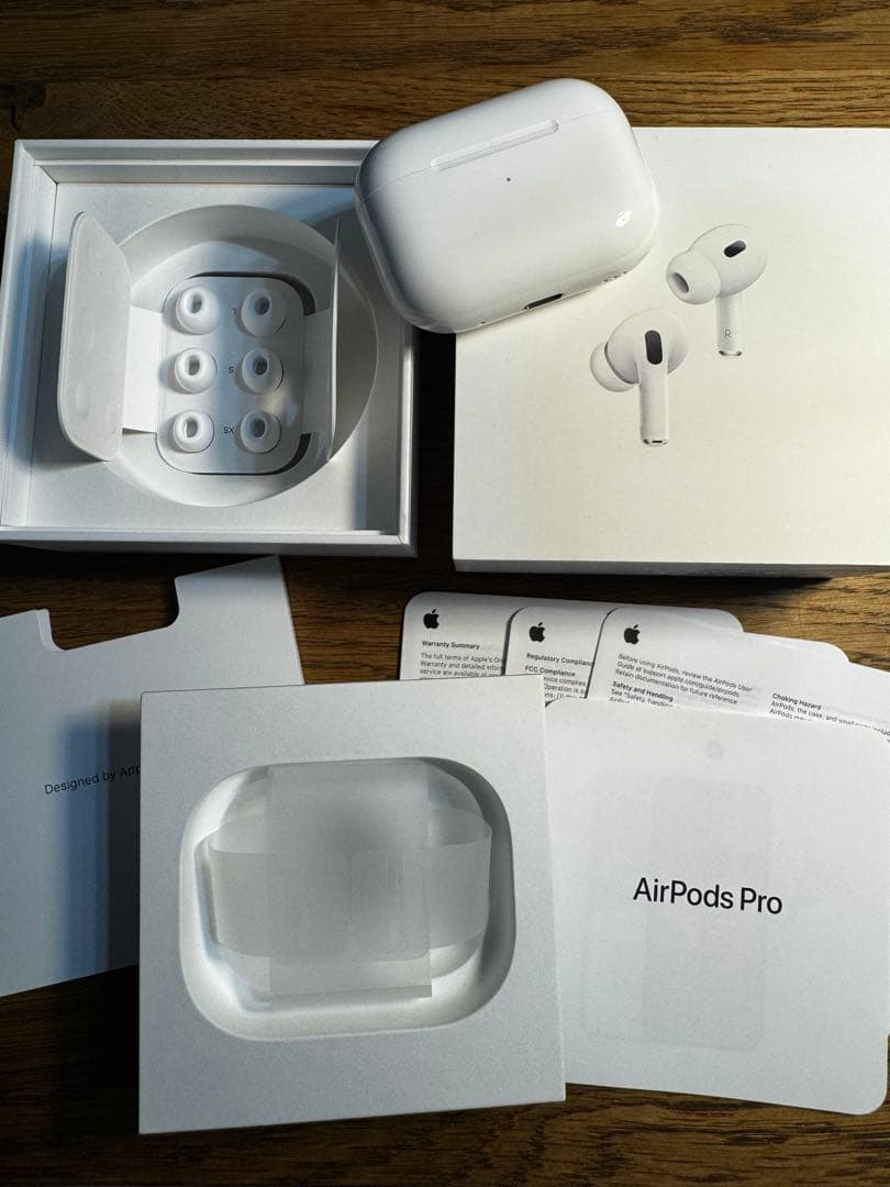 【美品】AirPods Pro (第2世代) 充電ケースのみ 正規品