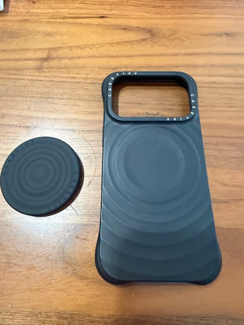 casetify iPhone 17pro グリップスタンド　シリコンウェーブ