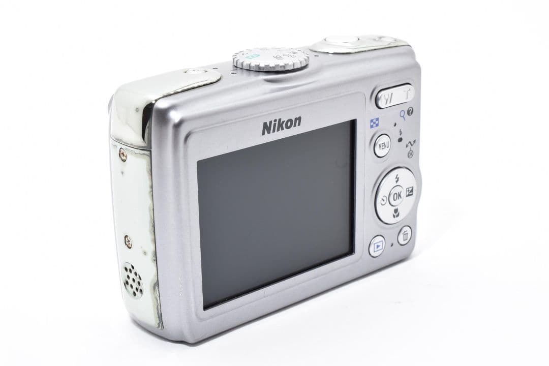 Nikon coolpix P4 シルバー