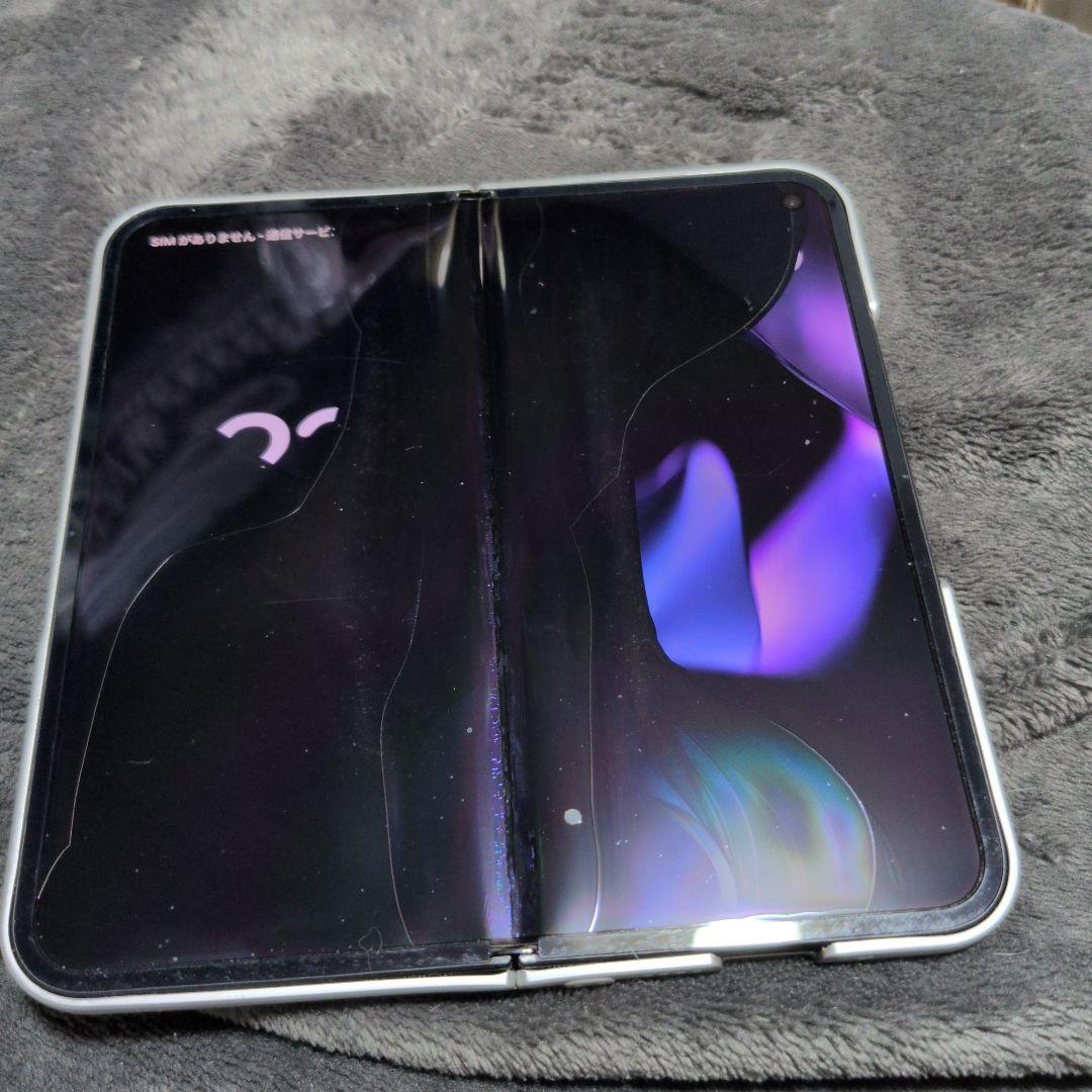 Google Pixel9 Pro Fold (内面画面破損液漏れ)※ジャンク品