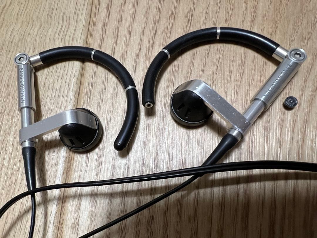 BANG & OLUFSEN A8 ケース付 ジャンク