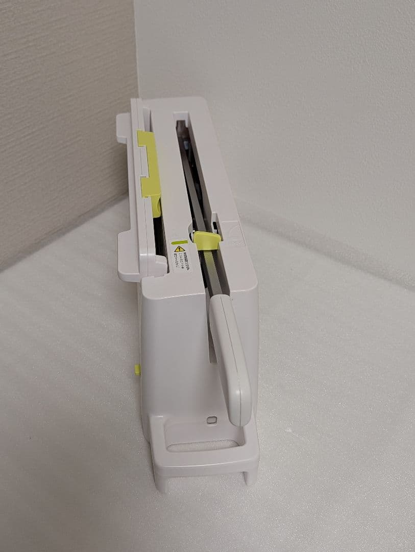 PLUS 裁断機 PK-213 ホワイト