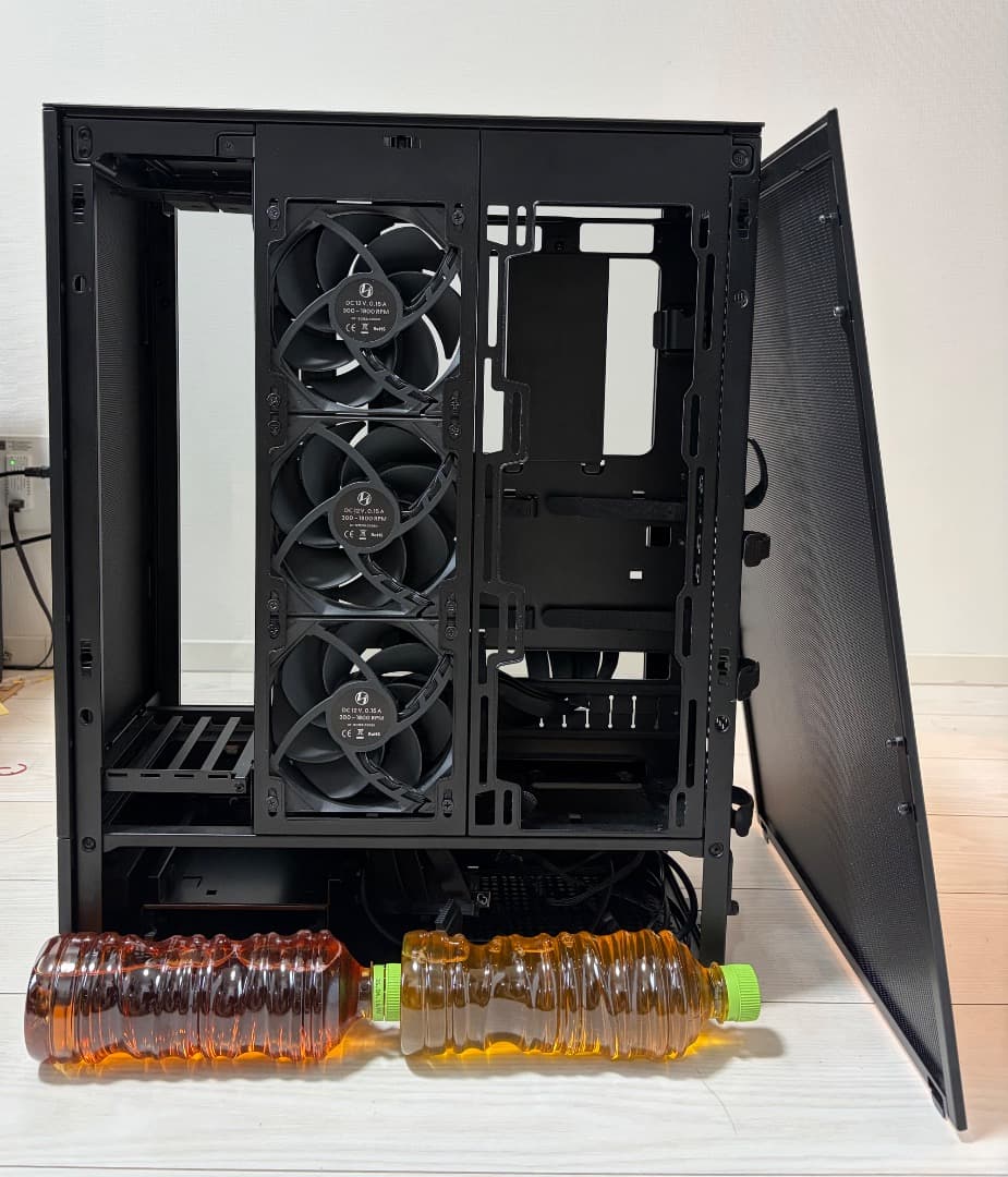 【美品】LianLi SUP01黒・ATX対応が横幅わずか212mm PCケース