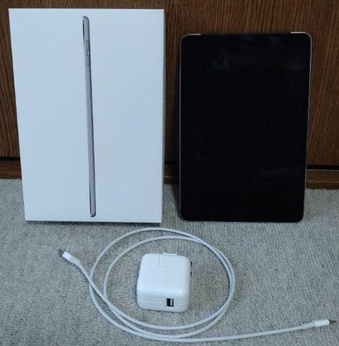 iPad mini 4　16GB Wi-Fi + Cellular：A1550