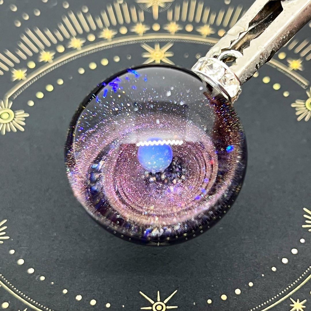 【ハンドメイド】宇宙玉チャーム25mm ２点・台座１点