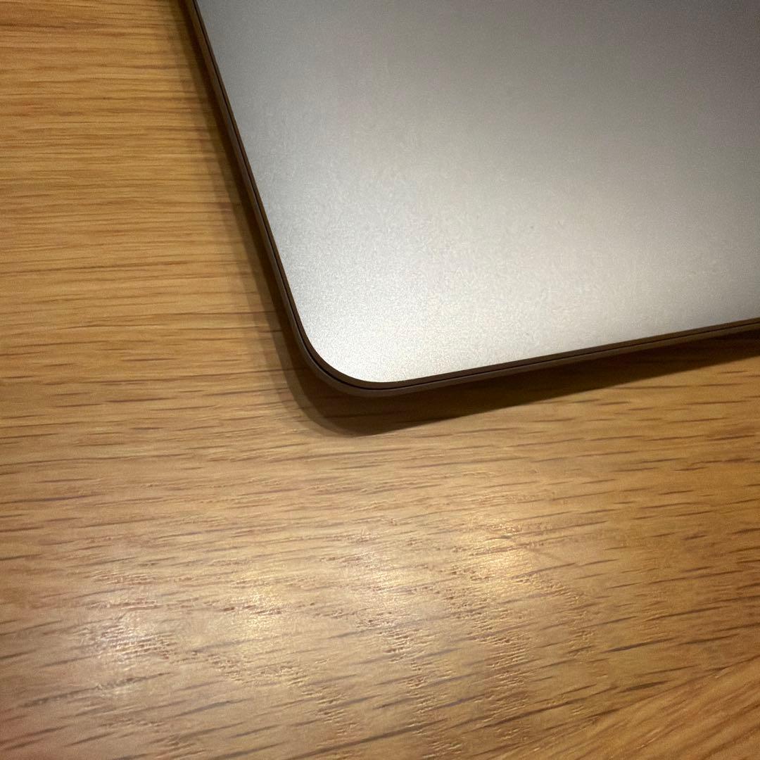 MacBook Air 13インチ（M1/8GB/256GB）