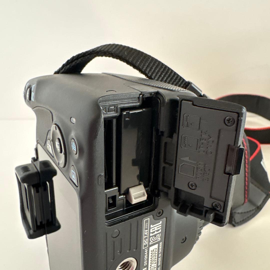 美品⭐️Canon EOS Kiss X7 一眼レフ　ダブルレンズセット