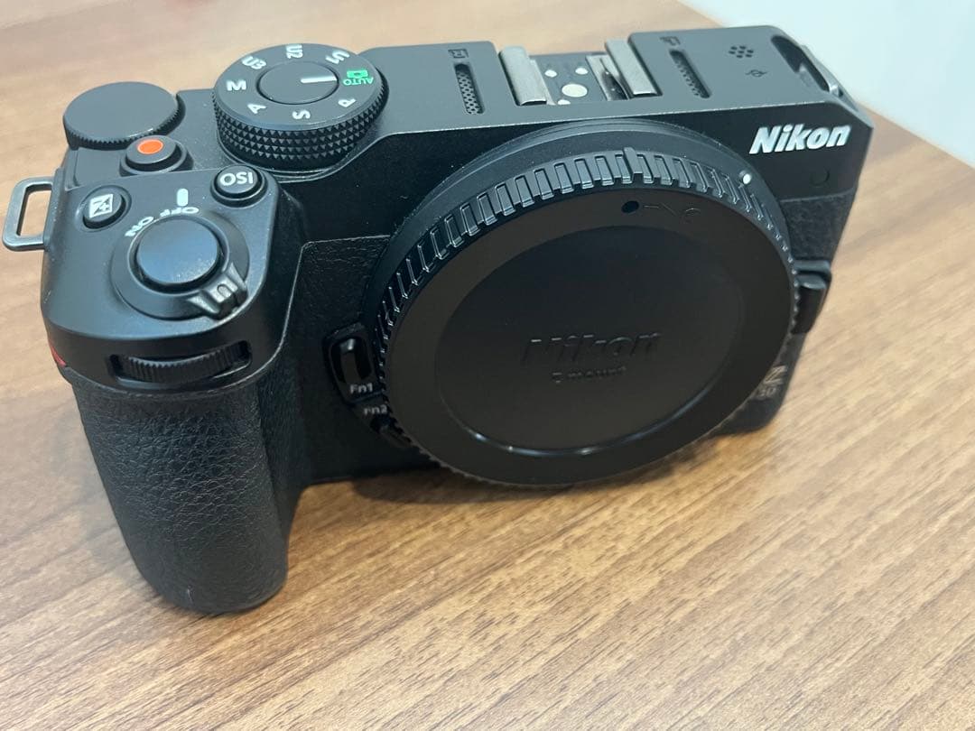 【mkj】Nikon Z 30 ミラーレス一眼 本体 リモコンスタンド付き