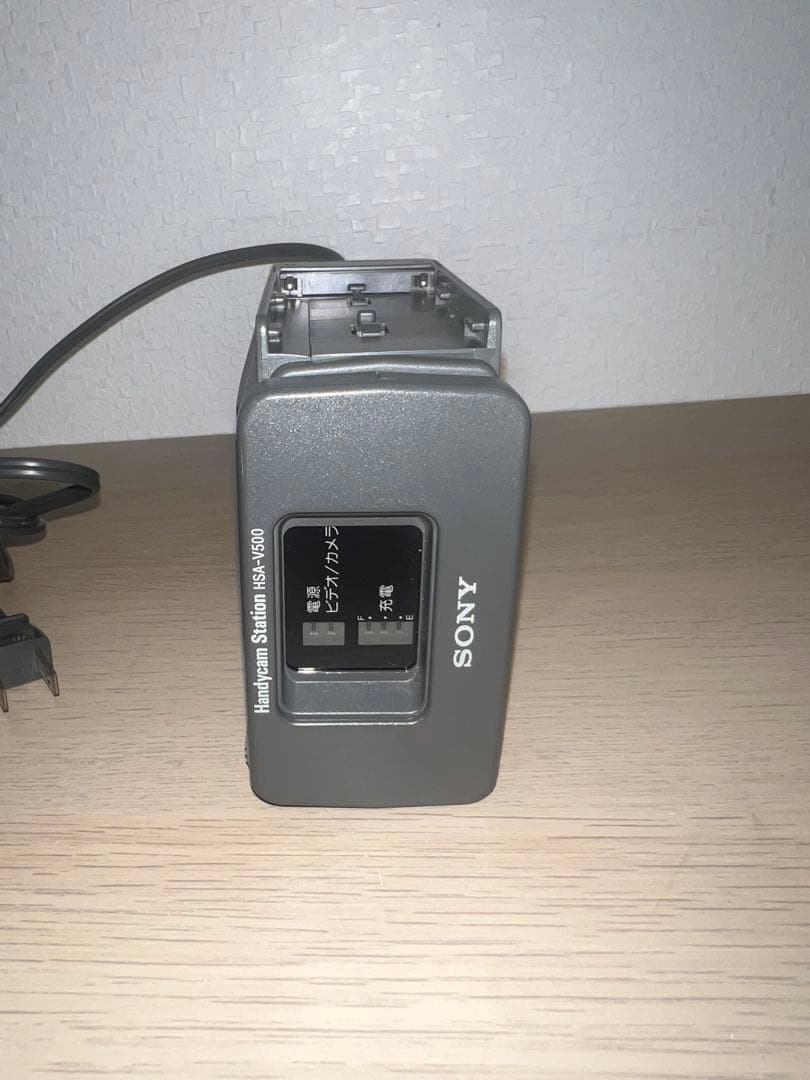 SONYのVideoHi8規格に対応したHandycam、モデルCCD-TR1