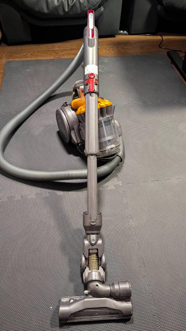 中古　ダイソン　Dyson　 DC22 　サイクロン式掃除機　2007年製