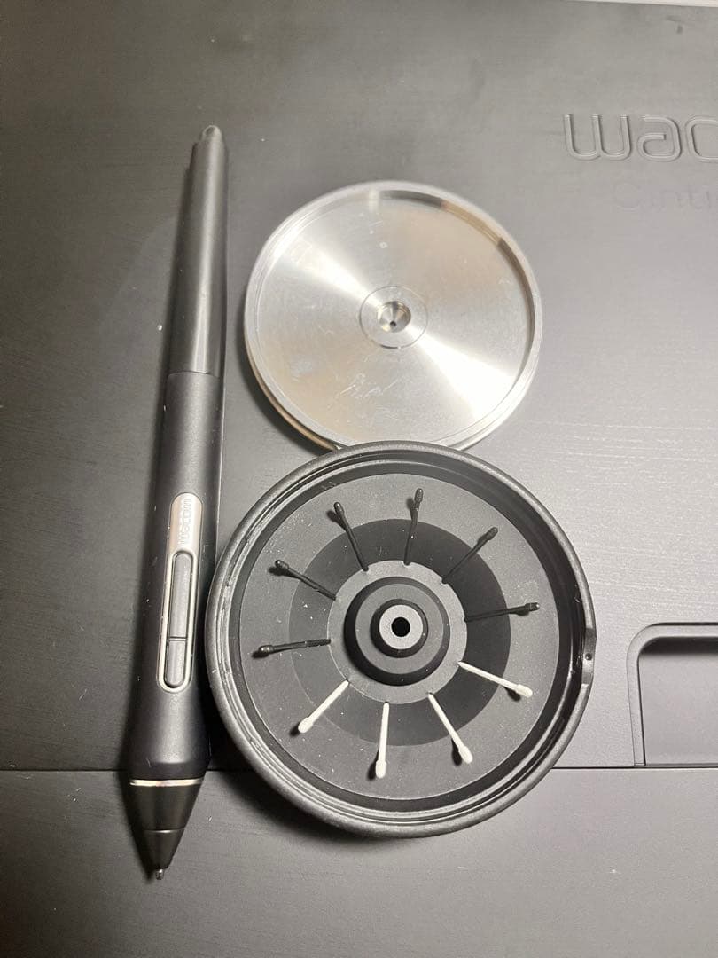 Wacom Cintiq Pro 24 ペンモデル　DTK-2420/K0