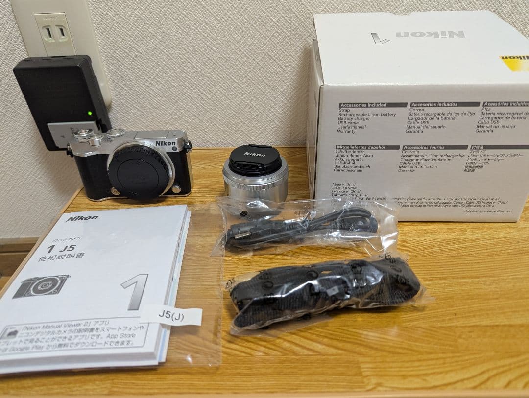 ミラーレス一眼 Nikon1 J5 ダブルレンズキットJ5WLKSL(日曜発送)