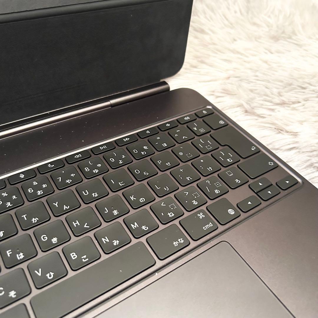 【極美品】Apple iPad Pro M5/M4用 MagicKeyboard