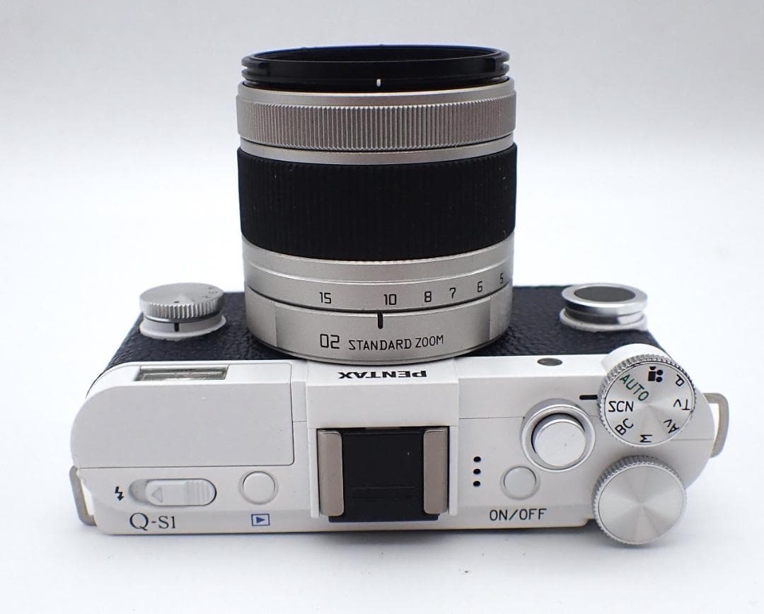 限定色PENTAX Q-s1＋02レンズ+バッテリー＋充電器　美品!!