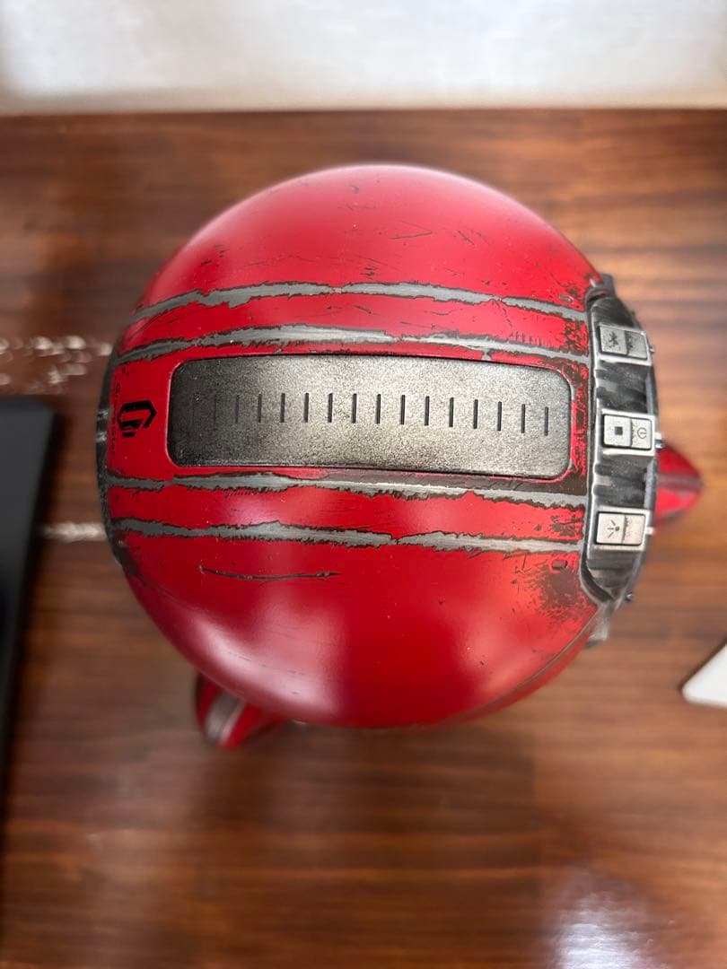 Gravastar War Damaged (赤) Bluetoothスピーカー