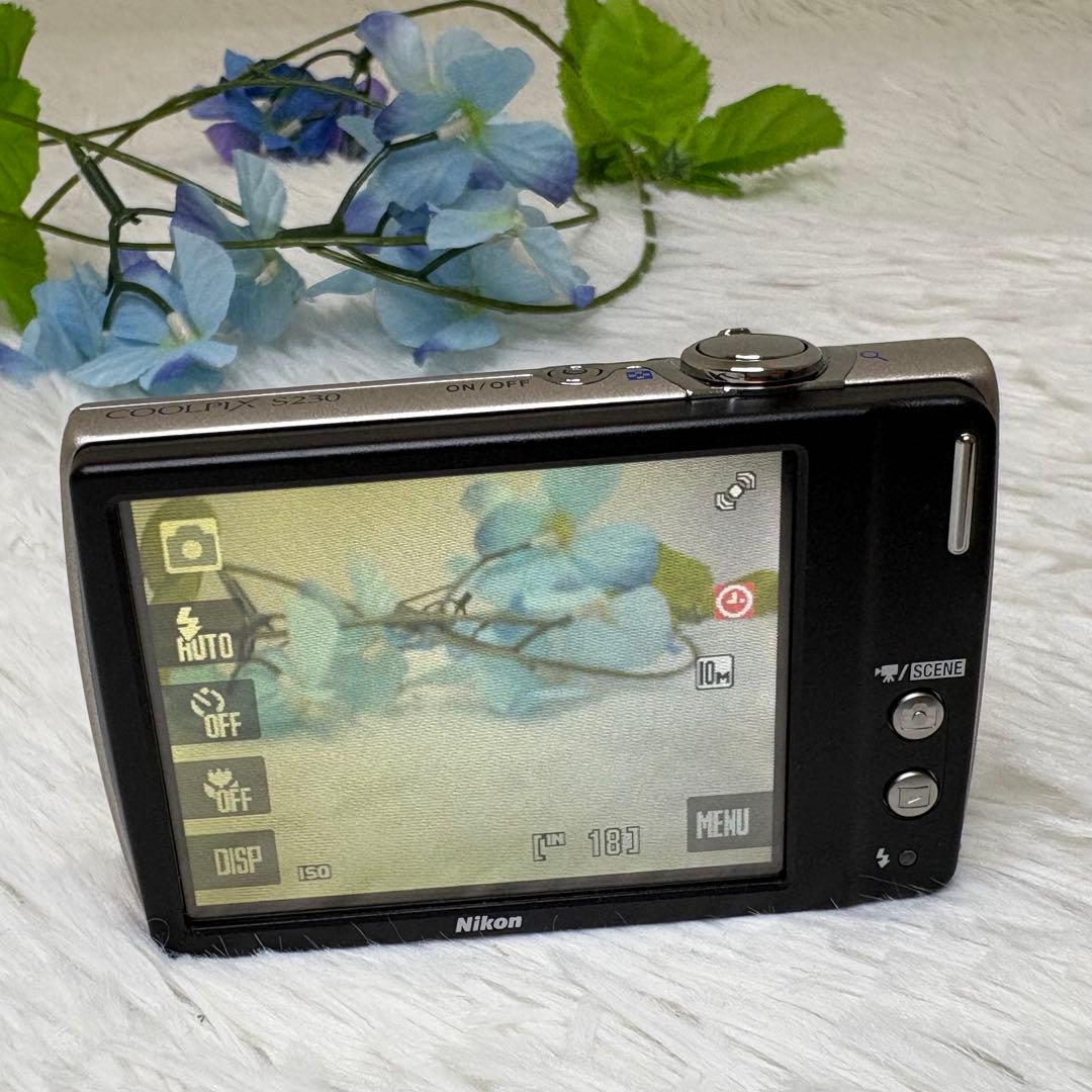 美品　Nikon COOLPIX S230 充電器　シルバー コンデジ　動作品
