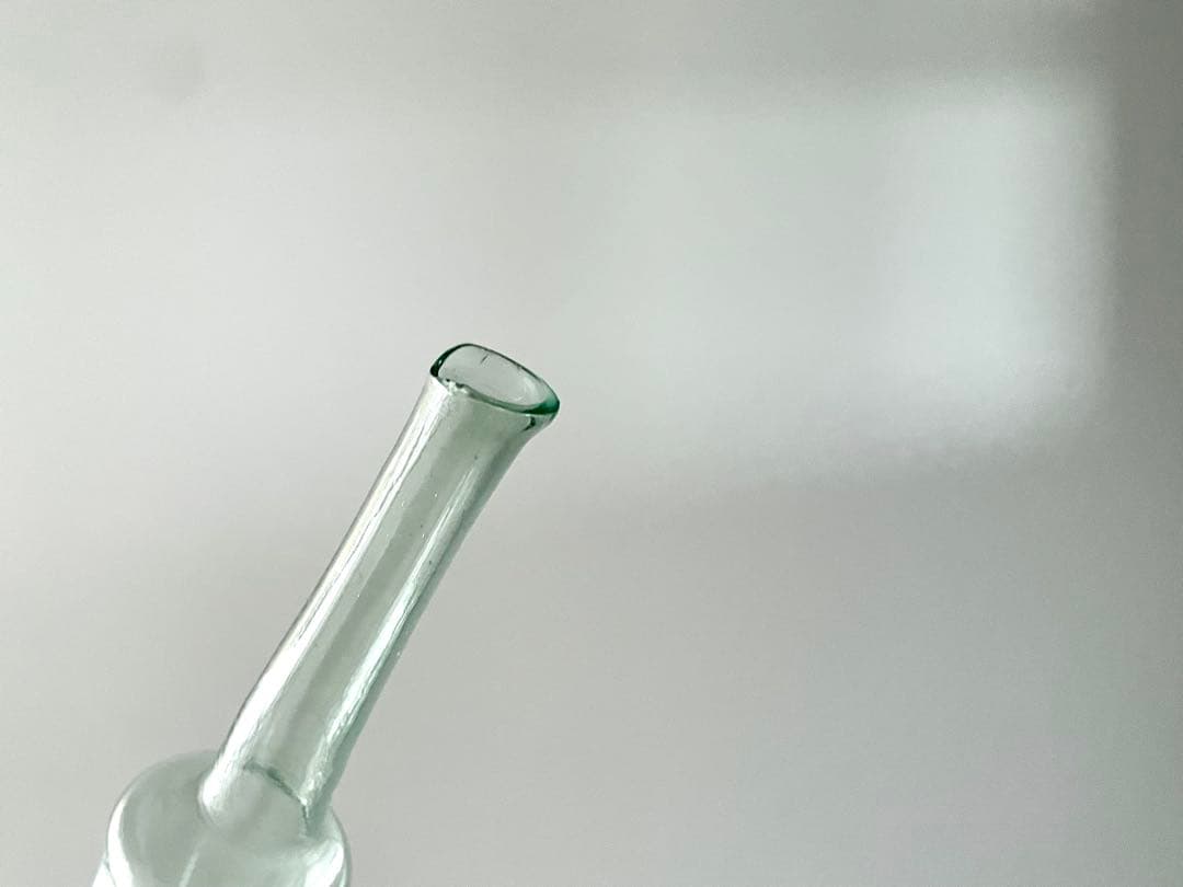 1700年代 フランス　薄いグリーンの香水瓶　 / アンティーク 18世紀