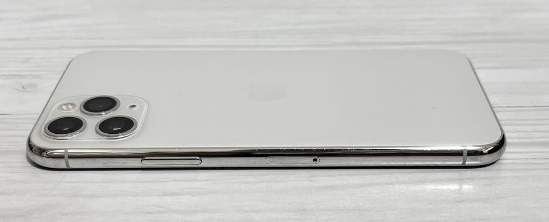 【初期化済み】iPhone11Pro シルバーホワイト64GB 箱付き
