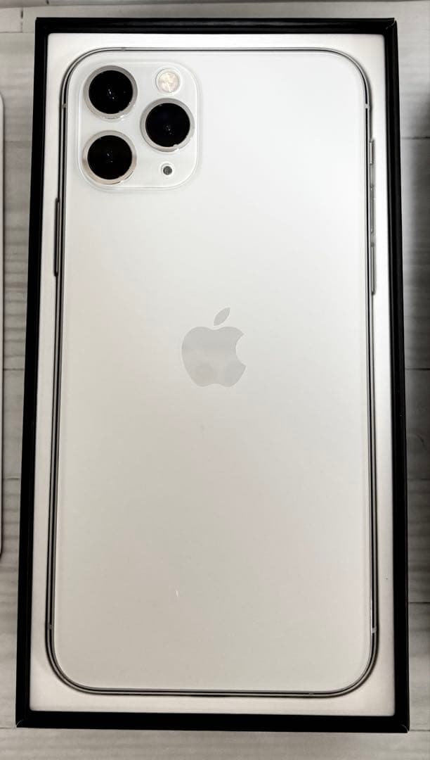 【初期化済み】iPhone11Pro シルバーホワイト64GB 箱付き