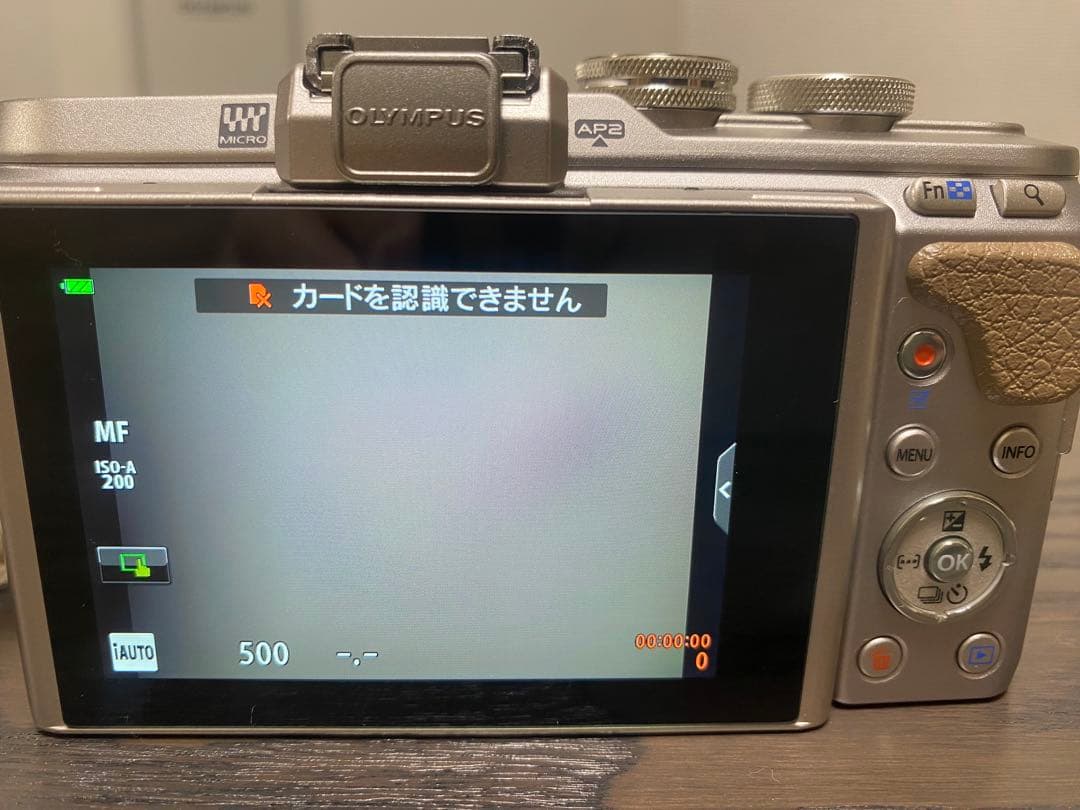 OLYMPUS PEN E-PL8 ブラウン　カメラ
