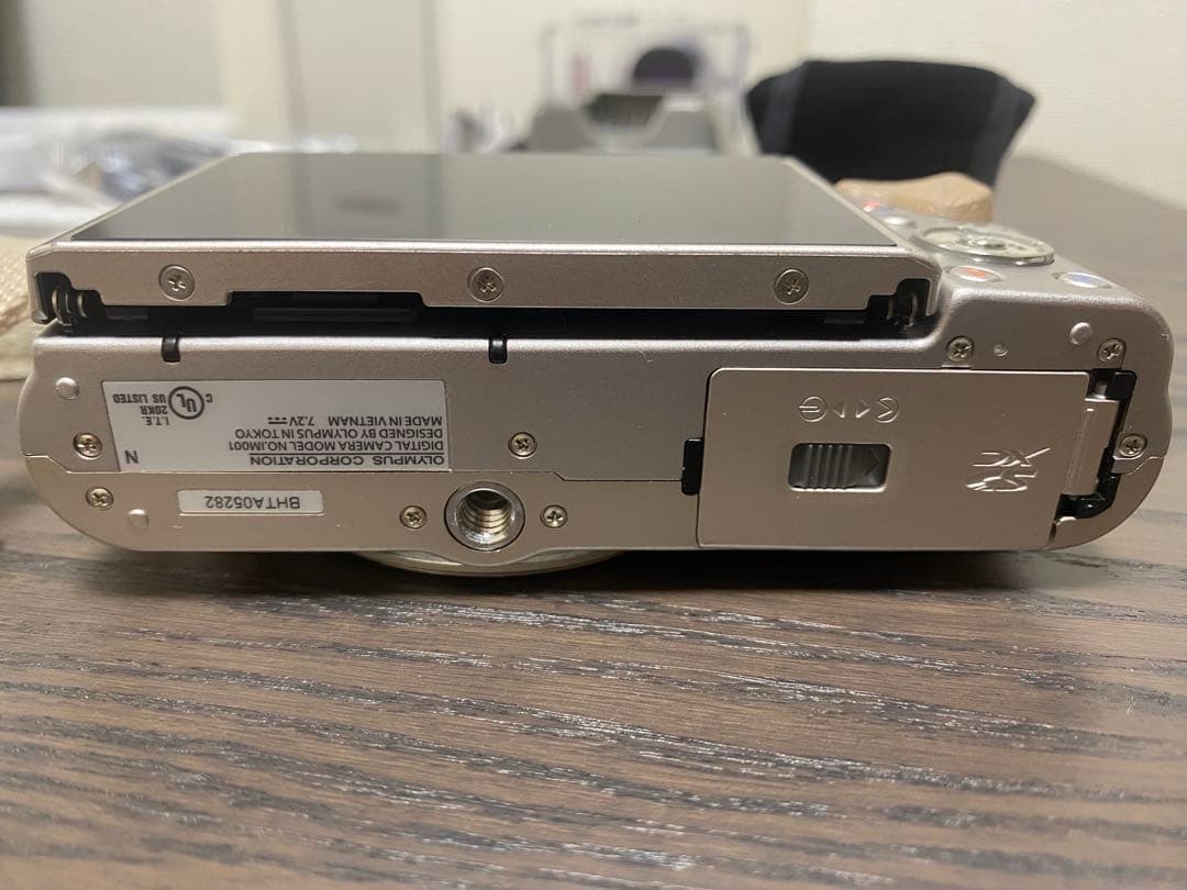 OLYMPUS PEN E-PL8 ブラウン　カメラ