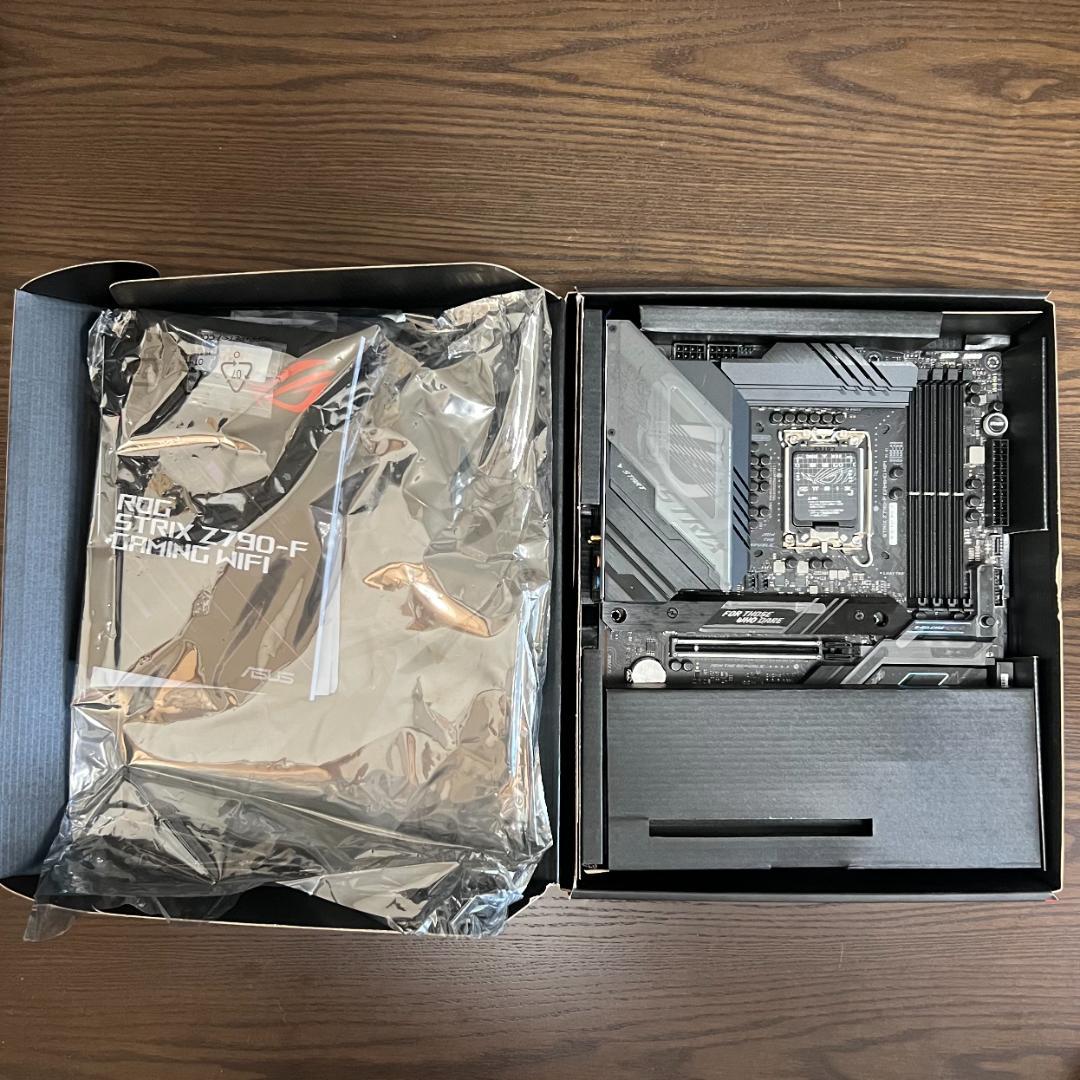 マザーボード ASUS ROG STRIX Z790-F Gaming WiFi