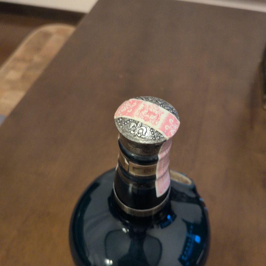 【未開栓・完品】ロイヤルサルート 21年 青 70CL 陶器ボトル 箱・袋付
