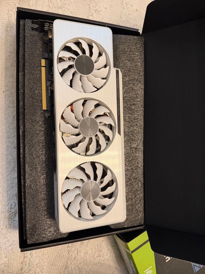 グラフィックボード・グラボ・ビデオカード gigabyte GeForce RTX 3080 vision