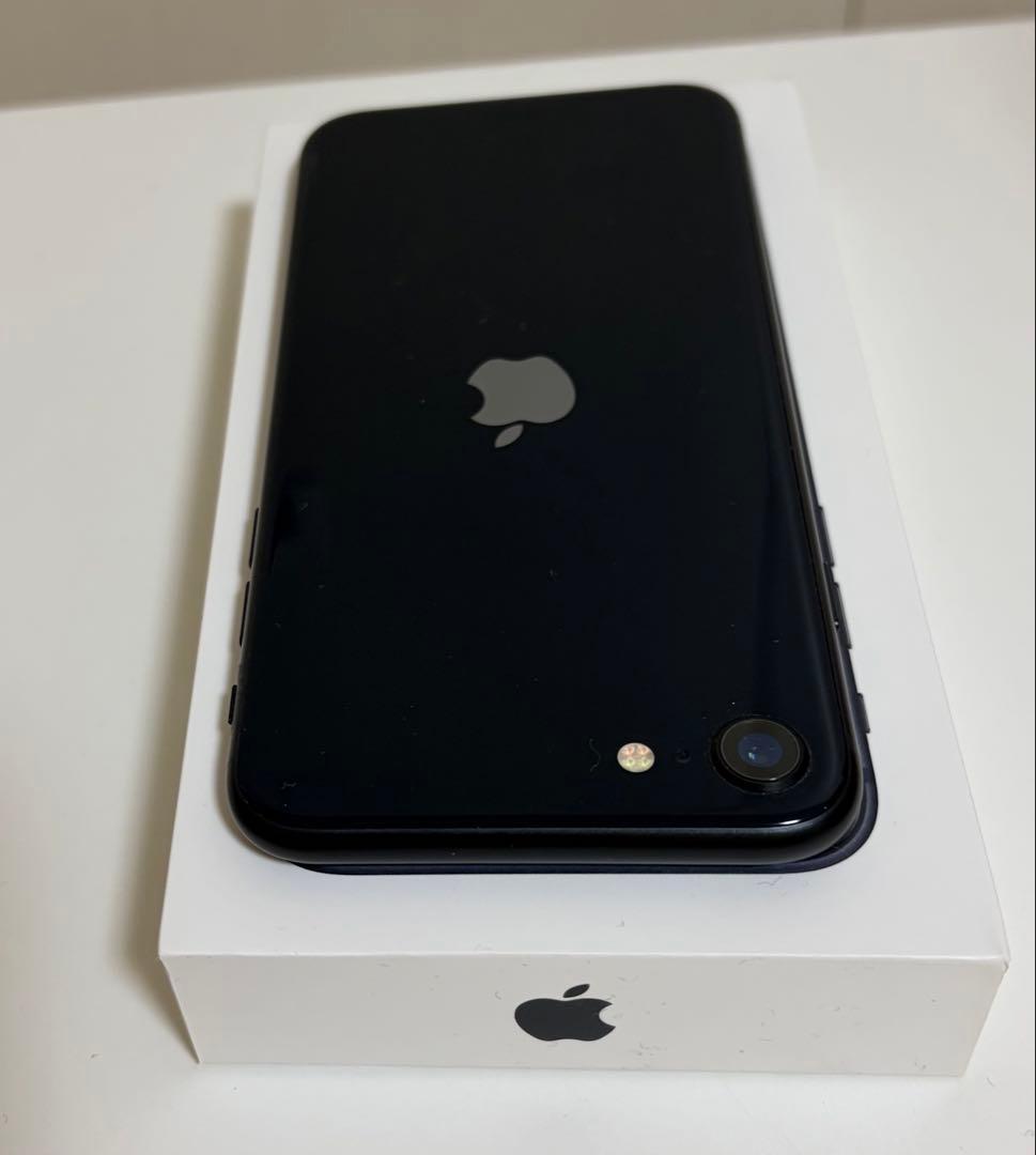 iPhone SE (第3世代) ブラック + ケーブル