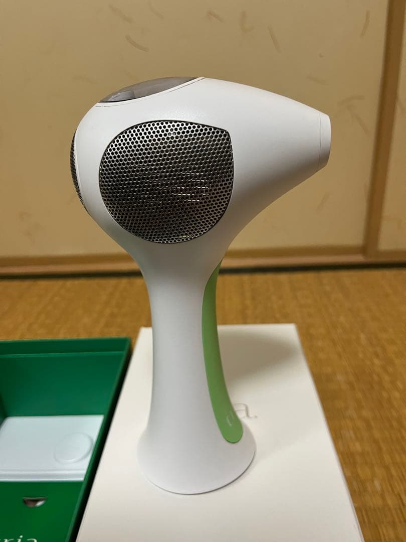 トリア 脱毛器 ホワイト・グリーン 充電器付き