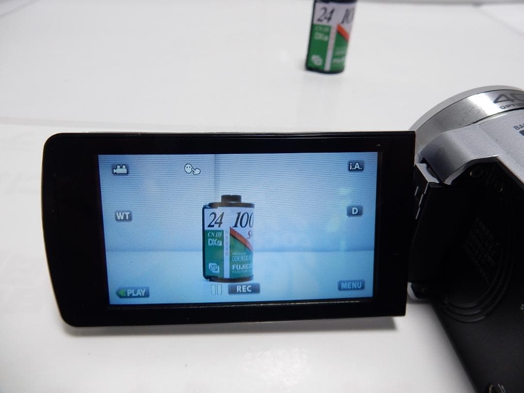 希少　動作品　大人気　JVCビクターエブリオ ビデオカメラ GZ-E220