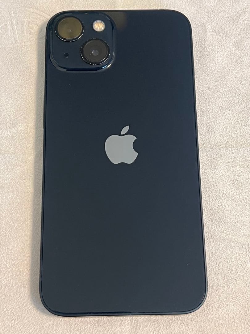 iPhone13 256G ブラック ケース、画面保護シール着用で使用